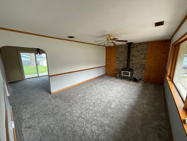 3824 15th Street B, Moline, IL 61265 - photo 2