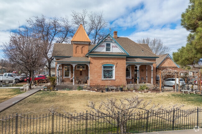 Hurricane's Main Street features grid-style blocks of historic homes, including Victorians and farmhouses.