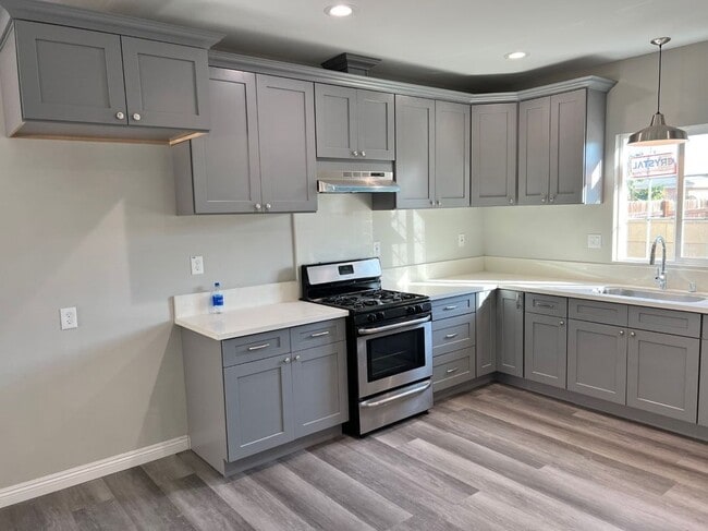 18414 Horst Ave, Artesia, CA 90701 - photo 5