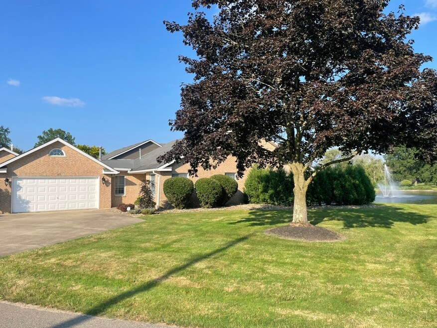 121 Clubhouse Cir, West Middlesex, PA 16159 - photo 1