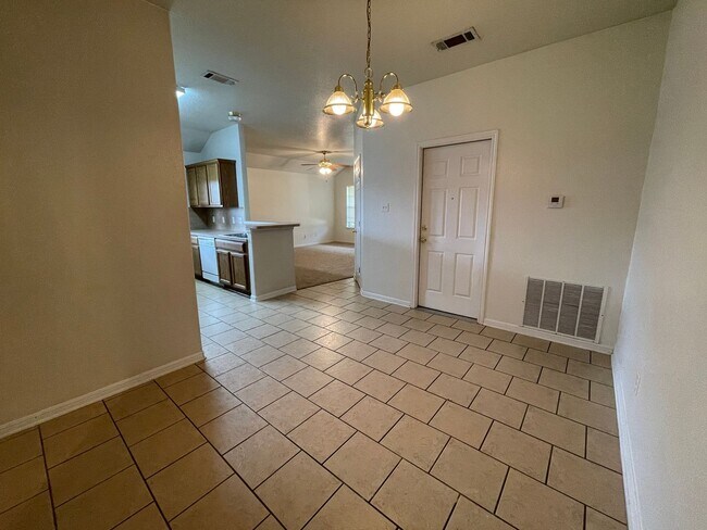 1906 Charleston Ct unit B, Killeen, TX 76542 - photo 6