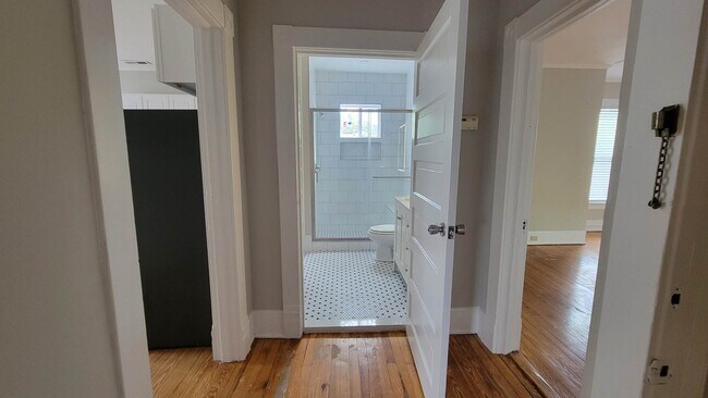 511 Cleveland St unit Pine 3, Raleigh, NC 27605 - photo 7