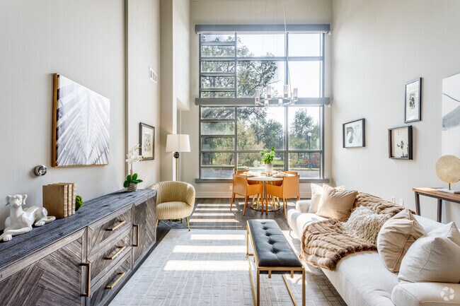 2BR, 2BA - TH-1