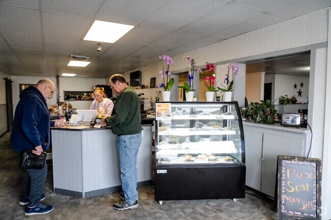 Rae Dayz Diner and Cakery is a go-to for comfort food in Umatilla.