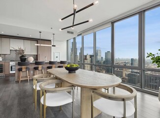 122 N Green St, Chicago, IL 60607