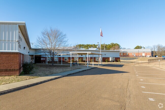 The circle drive at Strayhorn Elementary in Tate County makes drop-off and pick-up a breeze.