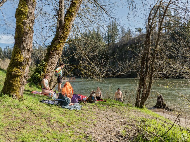 Residents of East Sandy River Area can sunbathe on the banks of the Sandy River.