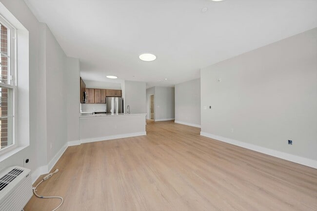 Central Parker Crossing, Clifton, NJ 07011 - photo 3