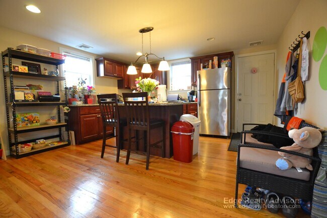 22 Shepard St unit 2, Brighton, MA 02135 - photo 2