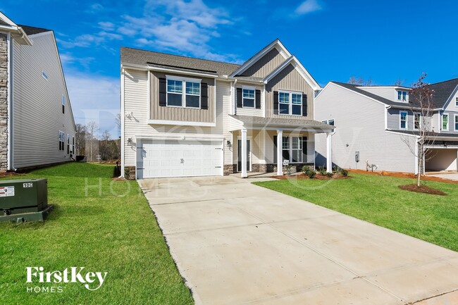 569 Hillpark Ln, Greer, SC 29651 - photo 2