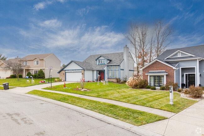 Residents of Fort Wayne's Northwest are close to shopping and restaurants.