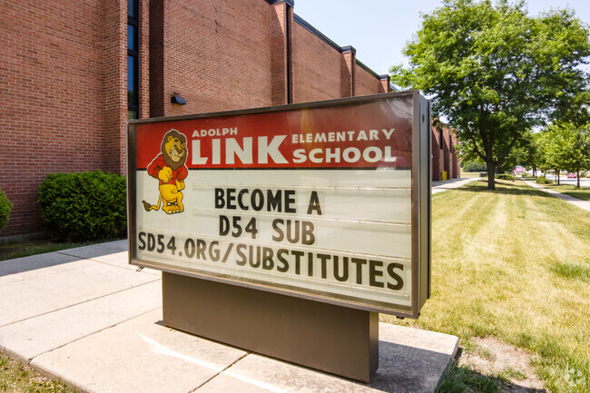 Link's colors are red and white and their mascot is Leo the Lion.