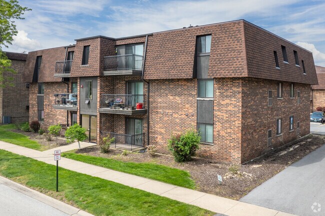 Brick multi level condominiums are grouped together in Burnham, IL.