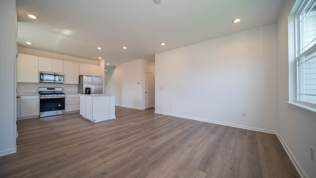 6134 Cascades Dr, Whitestown, IN 46075 - photo 6