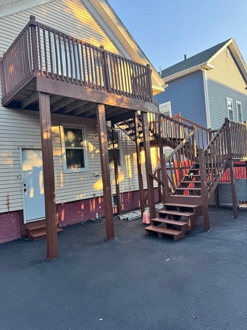 211 Oxford St unit 1st floor apt, Providence, RI 02905 - photo 1