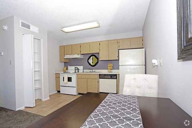 The Resort on 35th, Phoenix, AZ 85017 - photo 3