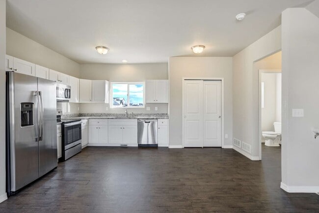 753 Grissom Dr, Colorado Springs, CO 80915 - photo 7