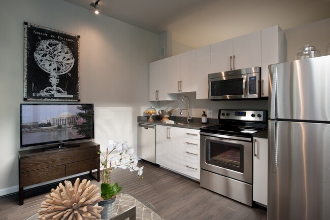 Avalon Dunn Loring, Vienna, VA 22180 - photo 5