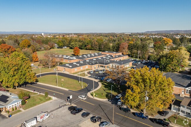 Nancy Grayson Elementary School receives a B-minus from Niche.