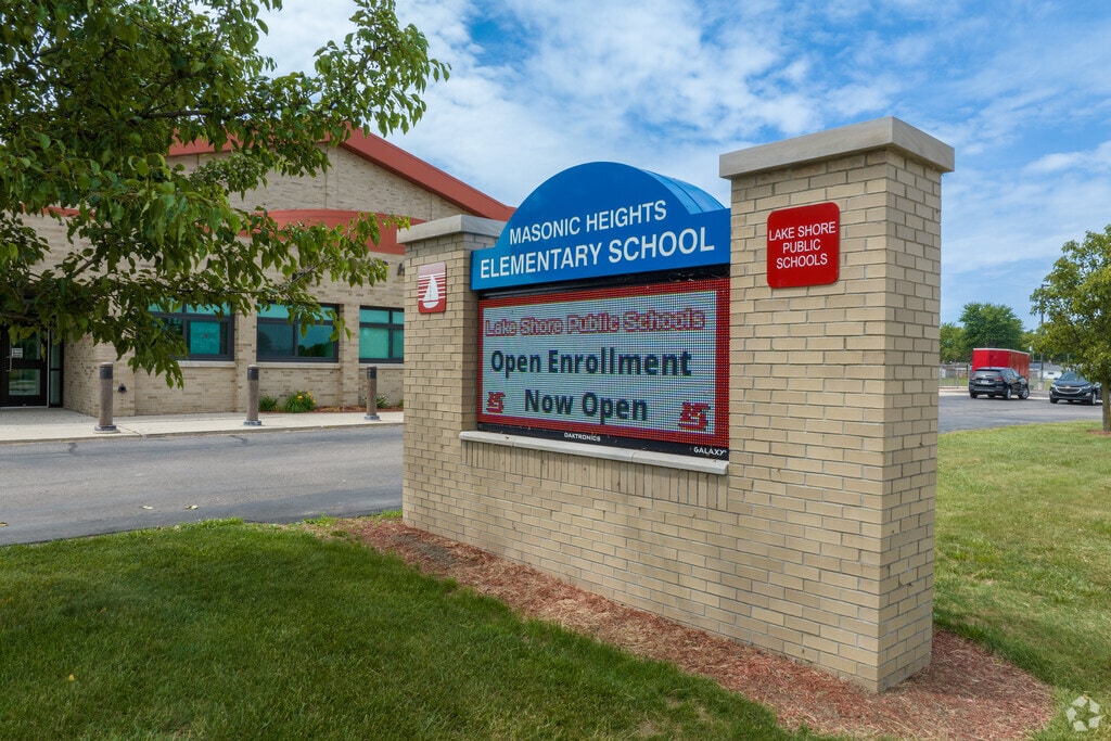 The sign at Masonic Heights Middle School welcomes students in Saint Clair Shores.