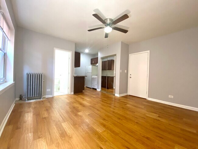 4241 N Kenmore Ave unit 105, Chicago, IL 60613 - photo 2