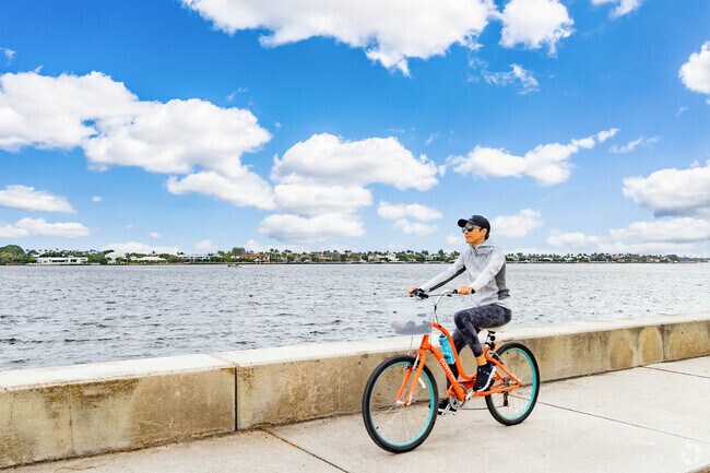 The entire neighborhood of El Cid offers easy access to the waterfront.