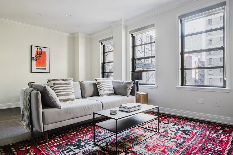 200 E Chestnut St unit FL9-ID1390, Chicago, IL 60611 - photo 1