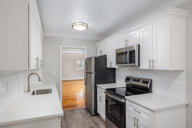 Maple Crest Apartments at Port Jefferson, Port Jefferson, NY 11777 - photo 2