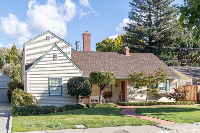 If you are looking for a quaint downtown area and nice single-family homes, Lodi is perfect.
