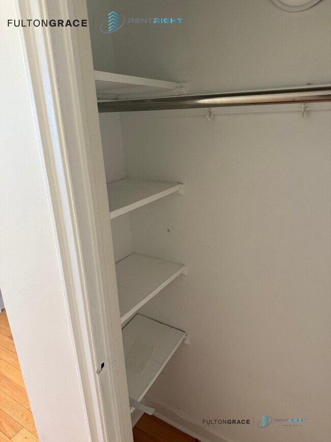 534 W Stratford Place unit 604, Chicago, IL 60657 - photo 3