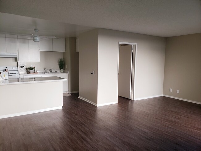 1762 San Juan St unit 15, Tustin, CA 92780 - photo 3