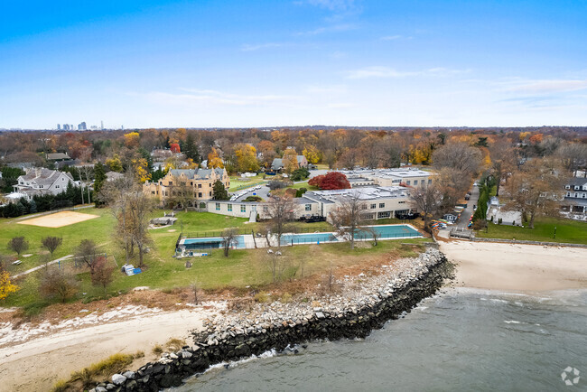 Westchester Day School serves families living in the community of Mamaroneck.