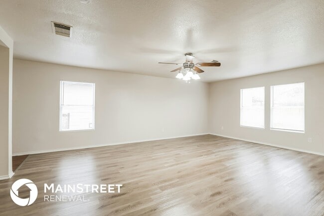 2831 Amber Morning, San Antonio, TX 78245 - photo 4