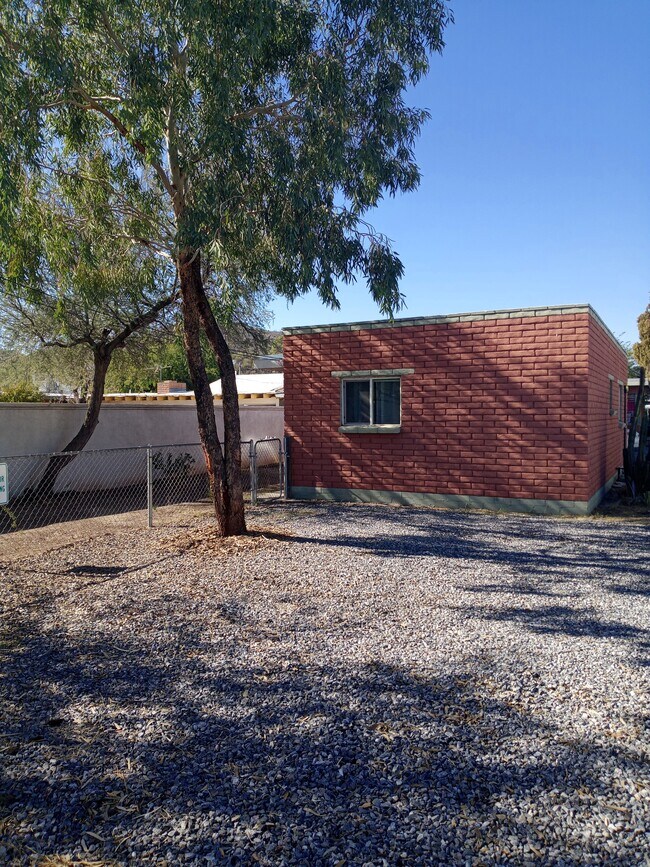 244 N Westmoreland Ave, Tucson, AZ 85745 - photo 2