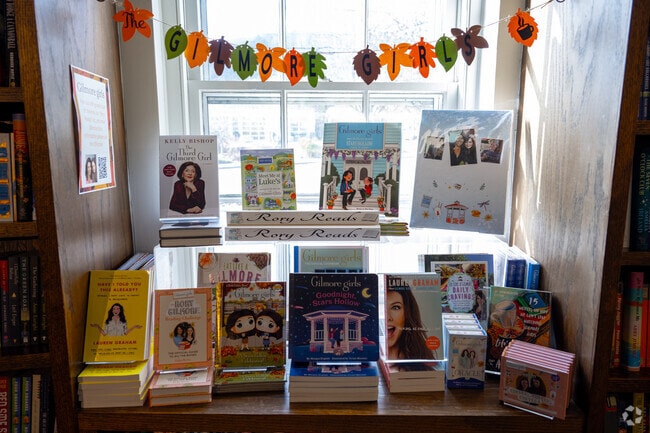 Washington was made famous for being the inspiration for the popular T.V. series Gilmore Girls, a fact that the community is very proud of.