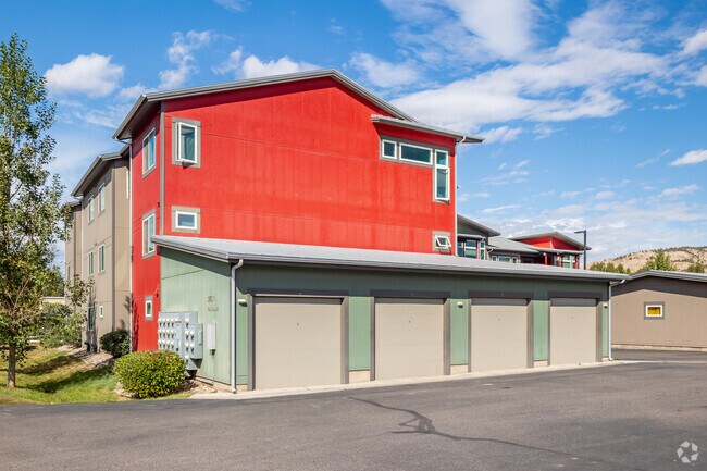 Red Table Apartments, Gypsum, CO 81637 - photo 3