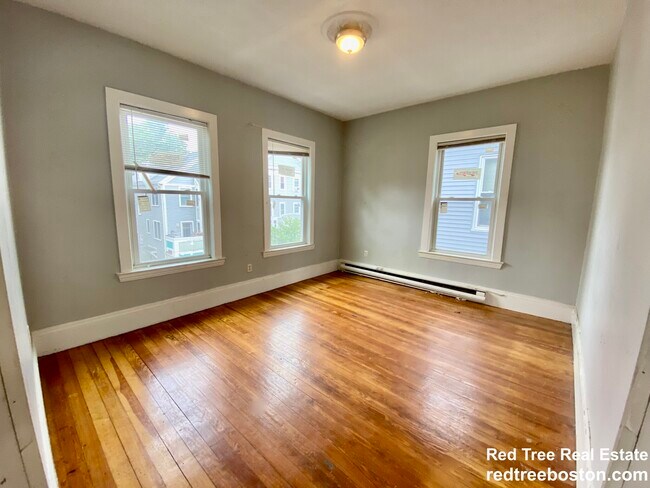 3142 Washington St unit 3, Jamaica Plain, MA 02130 - photo 4