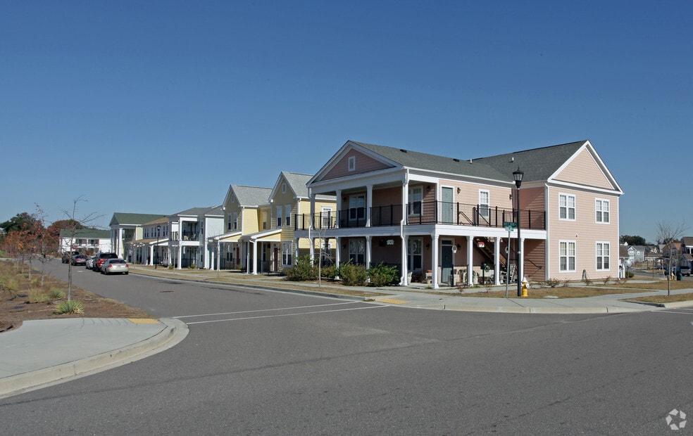 Barony Place Apartments at Horizon Village, North Charleston, SC 29405 - photo 1