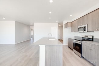 1204 W Cub River Dr, Meridian, ID 83642