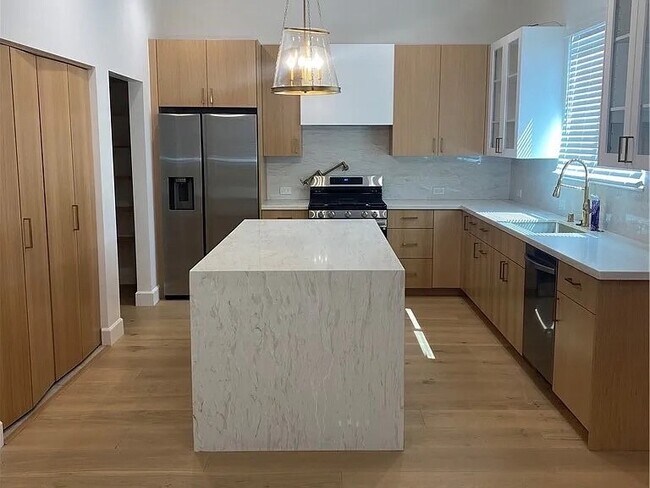 5923 Haas Ave unit 5923 Haas Ave, Los Angeles, CA 90047 - photo 2