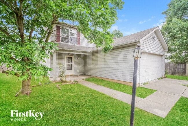 220 Woodstream Ct, Greenfield, IN 46140 - photo 2