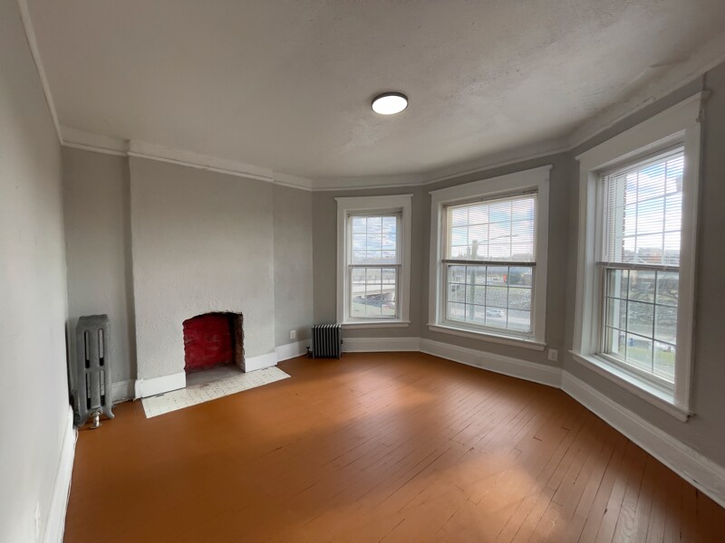 287 E Edsel Ford Fwy unit 3 bedroom, Detroit, MI 48202 - photo 1