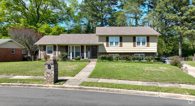 Split level homes sprinkle the neighborhood in Killough Springs.