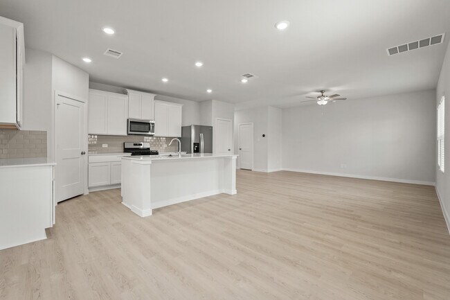 222 Brazen Forest Trail, Magnolia, TX 77354 - photo 6