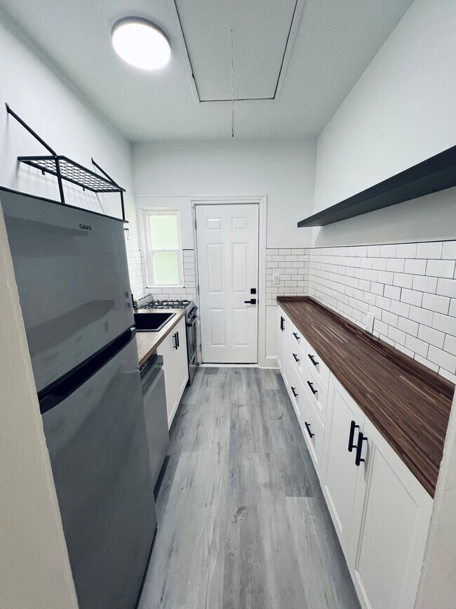 3635 Radford St unit C, Norfolk, VA 23513 - photo 3