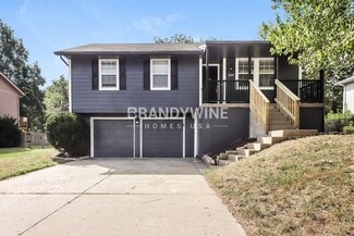 1909 NE Mckee Ln, Lee's Summit, MO 64086