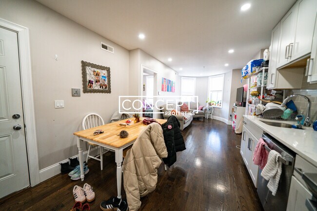 33 Wigglesworth St unit 3, Roxbury Crossing, MA 02120 - photo 2