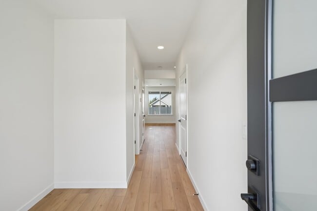 1101 N 44th Place, Ridgefield, WA 98642 - photo 5