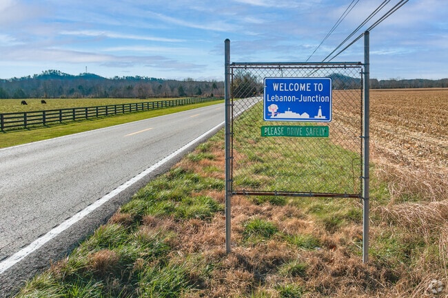 The welcoming signage greets you as you enter the Lebanon Junction community.