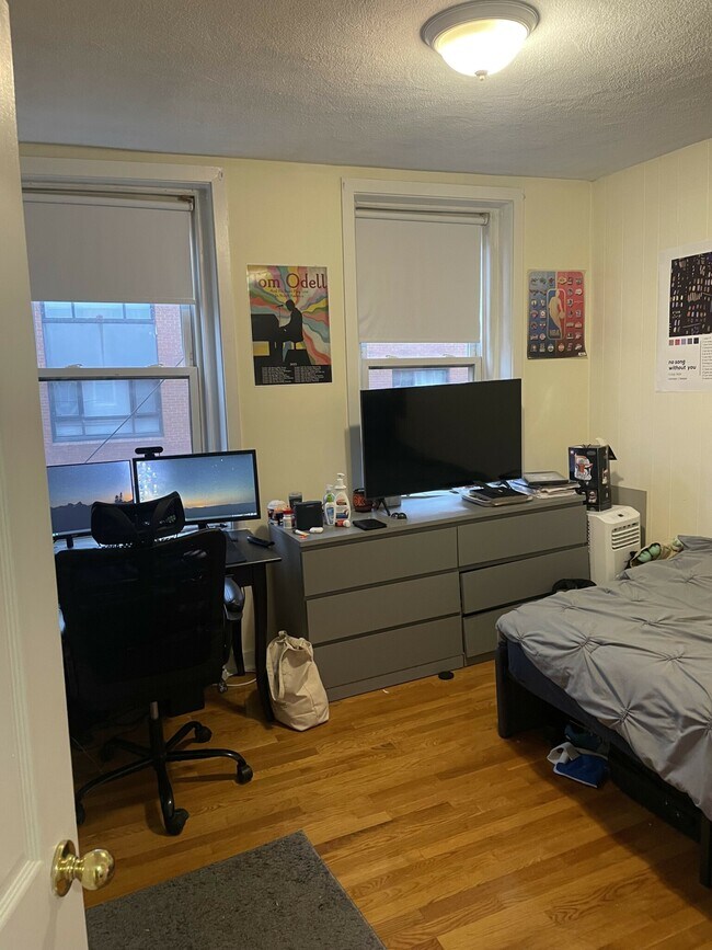 145 Endicott St unit 10, Boston, MA 02113 - photo 5